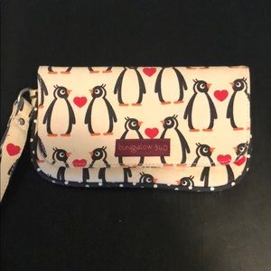 Bungalow 360 clutch